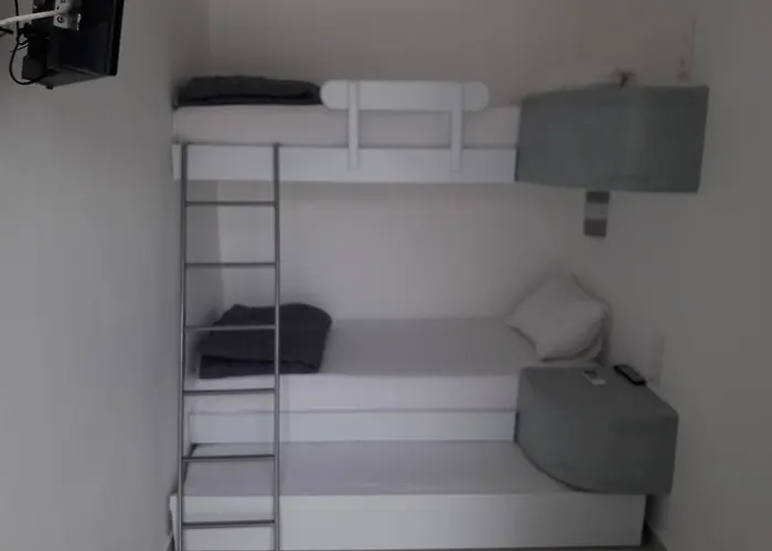 Nikoletta Aparthotel 4*