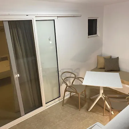 尼克莱塔一室公寓酒店 公寓式酒店 阿吉奥斯普罗科皮奥斯